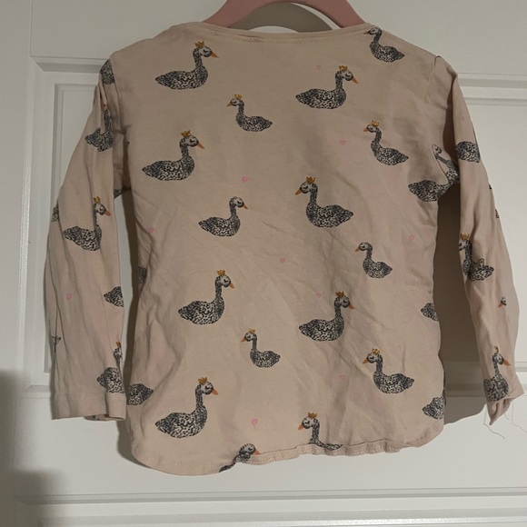 $9 ADD ON Long Sleeve Swan Tshirt Zara 18-24 Tee H&M Quincy Mae Rylee and Cru - Picture 3 of 5